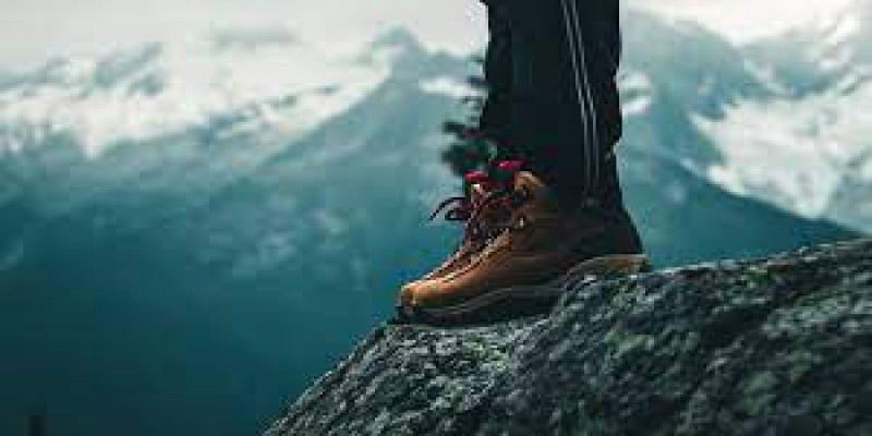 چه کفشی مناسب کوهنوردی است؟